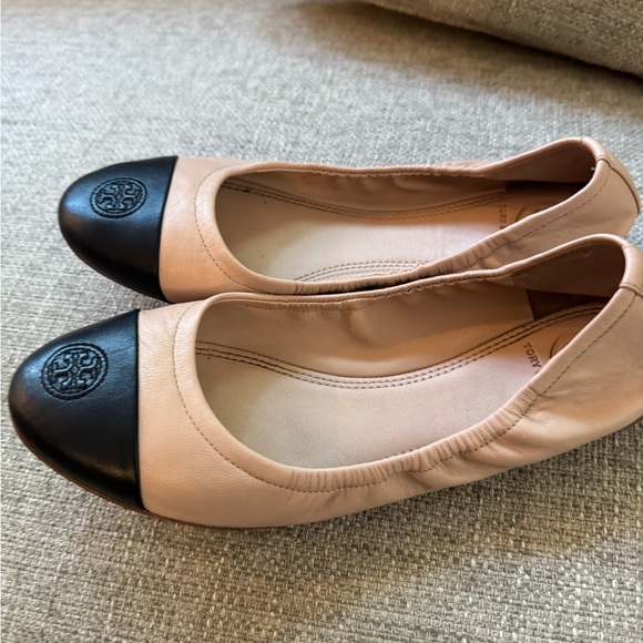 Tory Burch Beige and Black Flats - Picture 5 of 6